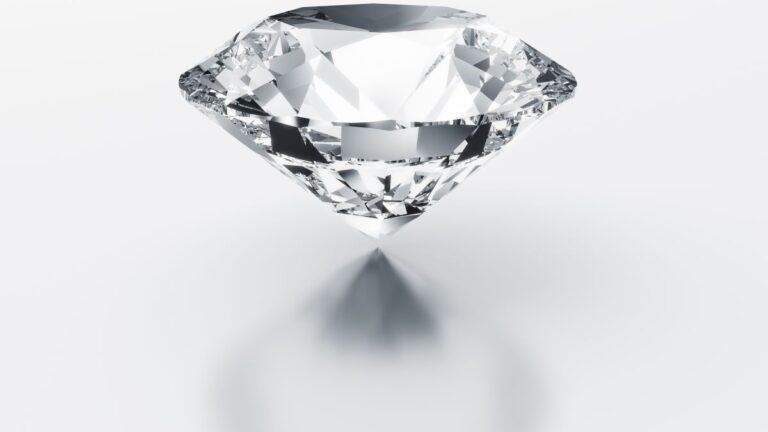 白い背景に反射する宝石ダイヤモンドの3D画像。