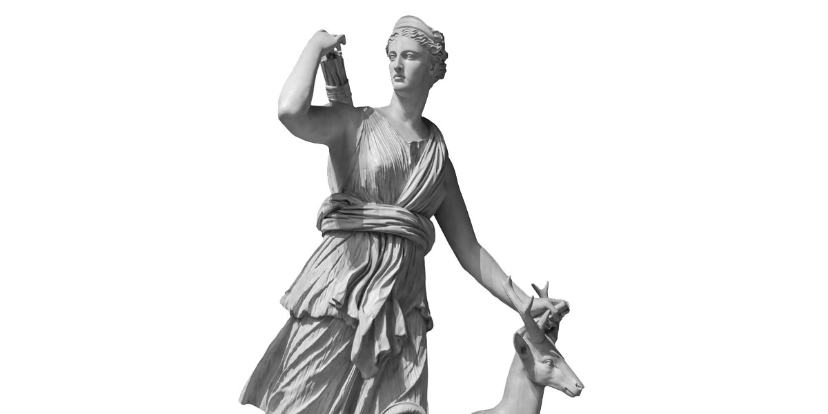 月の女神、アルテミスの大理石像。